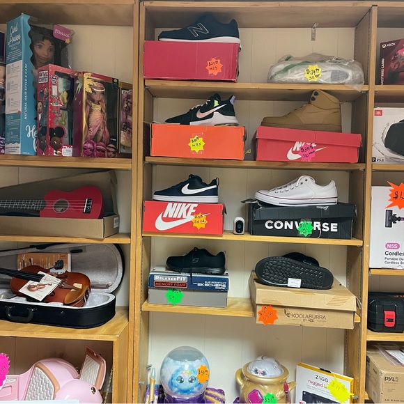 & GRAND OPENING :PALLETS 2
BINS 378 Boston post rd orange ct - Picture 8 of 8